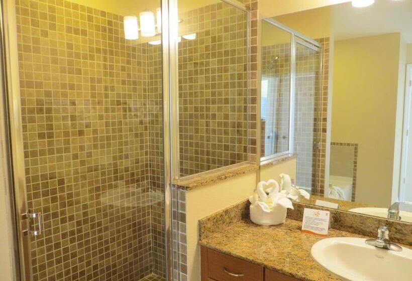 The Point Hotel & Suites Universal