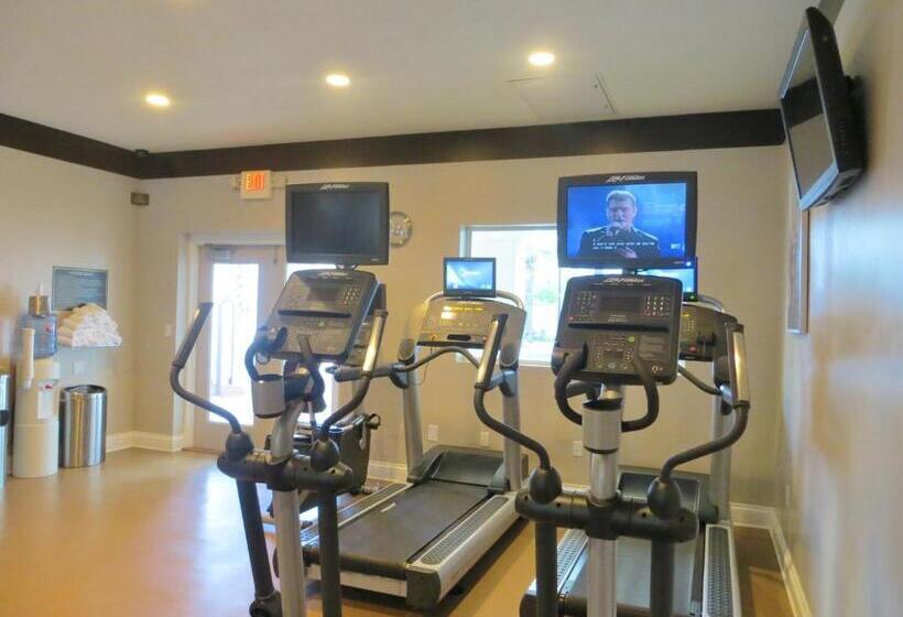 The Point Hotel & Suites Universal