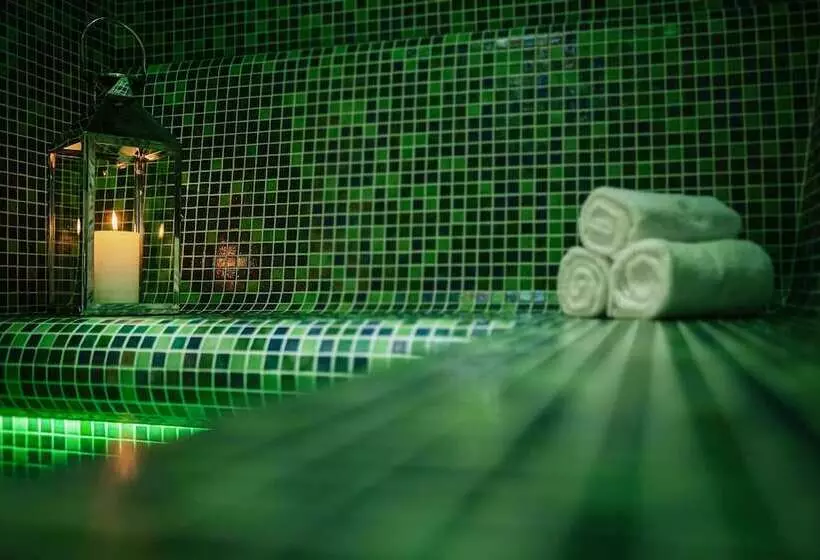 Best Western Premier Hotel De La Cite Royale