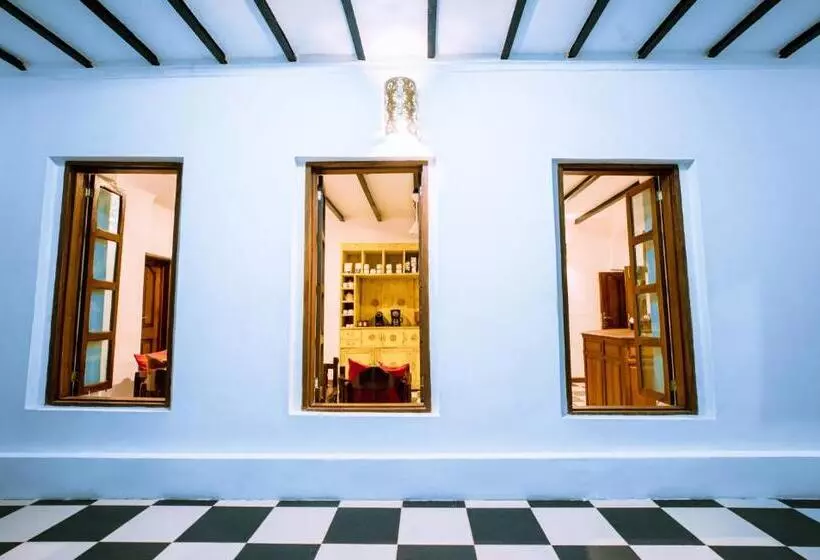 هتل The Manor House By Sansi