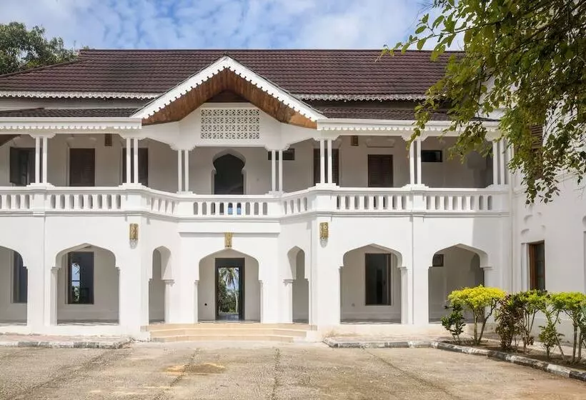 هتل The Manor House By Sansi