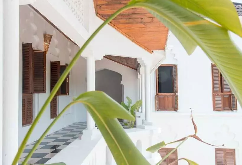 هتل The Manor House By Sansi