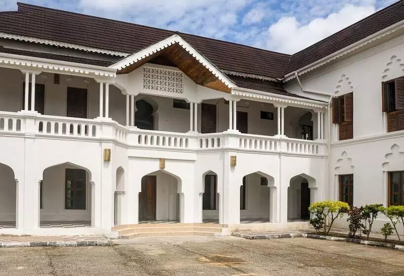 هتل The Manor House By Sansi