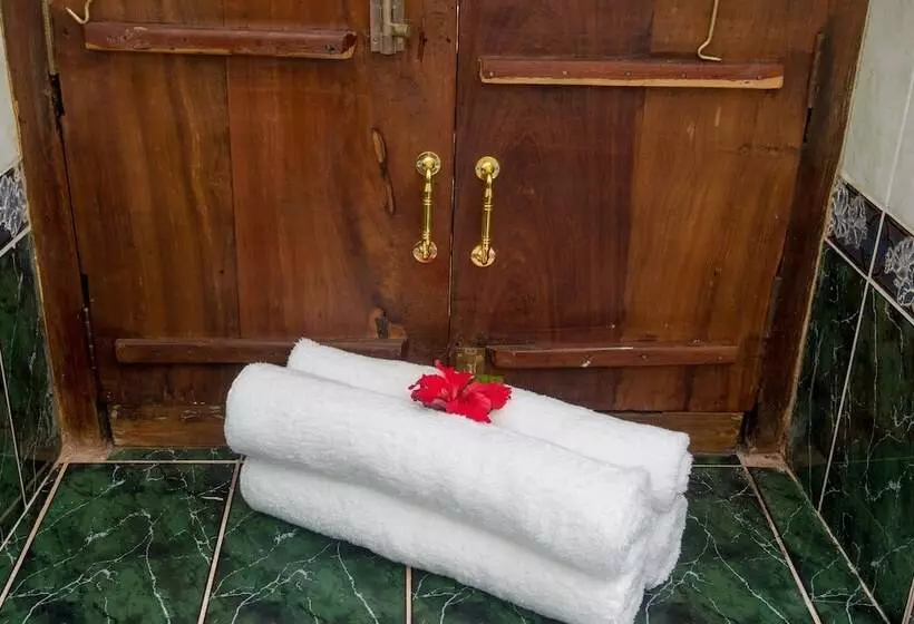 هتل The Manor House By Sansi