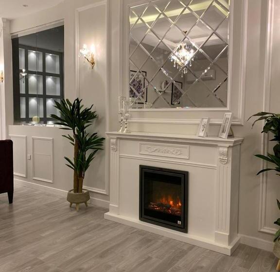 Ladera Hotel Tanomah