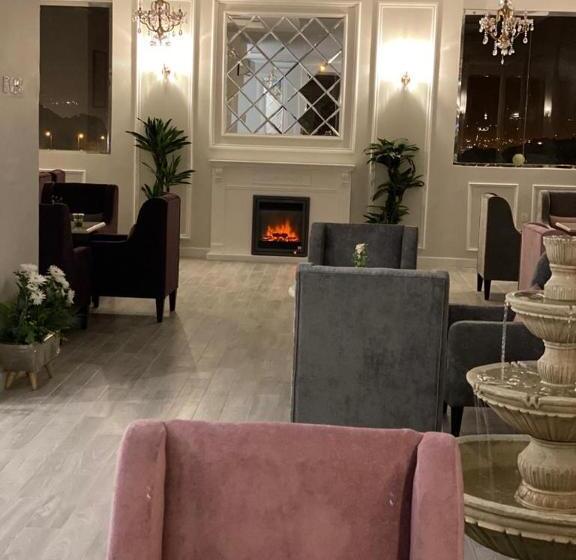 Ladera Hotel Tanomah