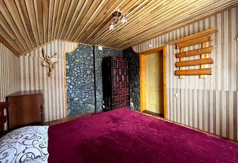 Majatalo гірська вершина