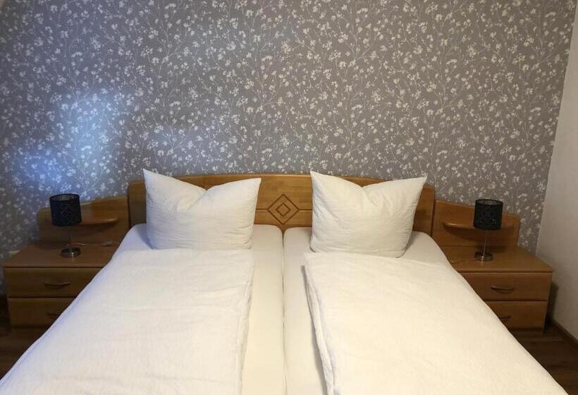 Пансион Wein Und Gästehaus Hüls