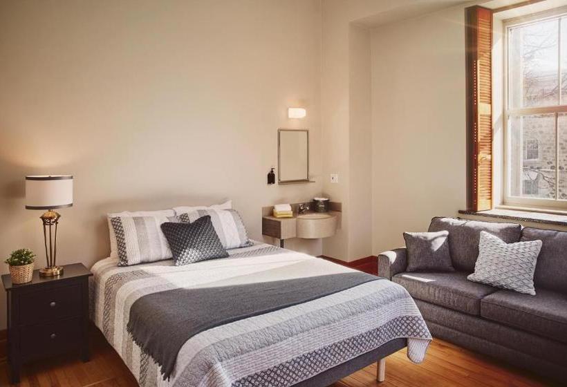 ベッドアンドブレックファースト Auberge De L'abbaye D'oka