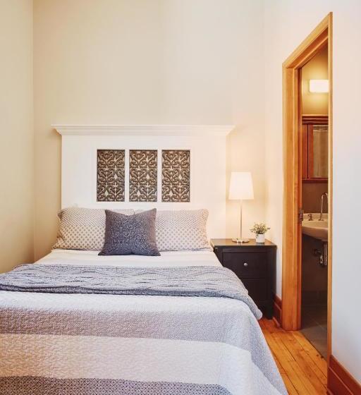 ベッドアンドブレックファースト Auberge De L'abbaye D'oka