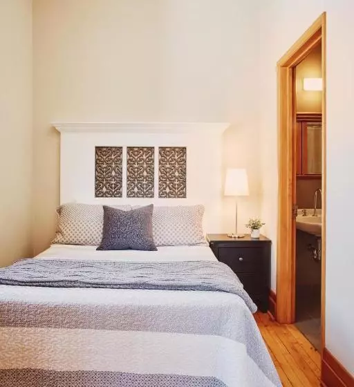 Aamiaismajoitus (B&B) Auberge De L'abbaye D'oka