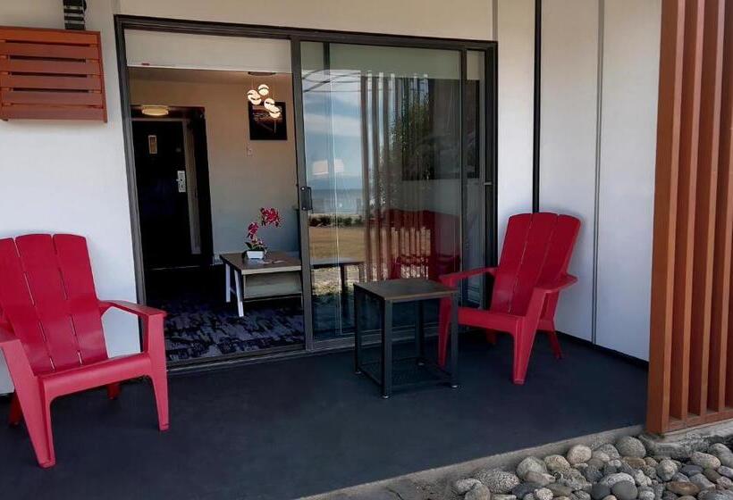 汽车旅馆  The Oceanside, A Coast