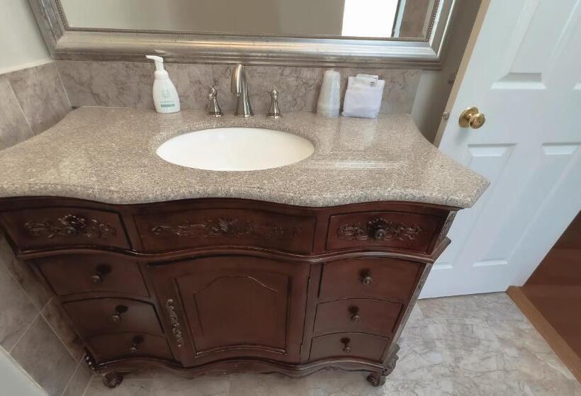 汽车旅馆  The Oceanside, A Coast