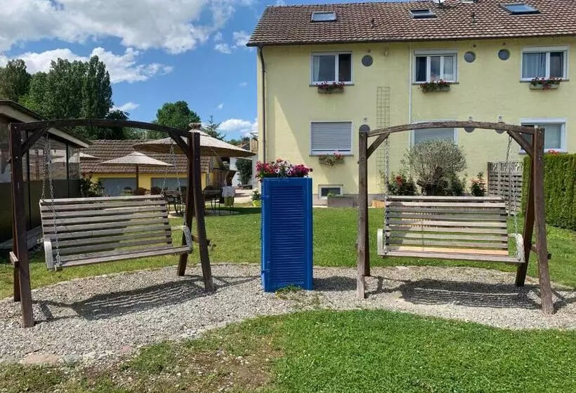 ペンション Gästehaus Am See
