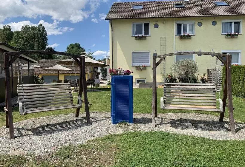 ペンション Gästehaus Am See