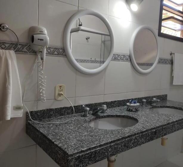 پانسیون Pousada Flor D' Açucena