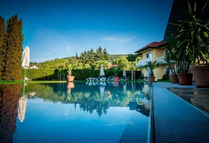 Dorf Hotel Grüner Baum