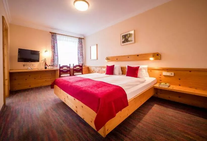 Dorf Hotel Grüner Baum