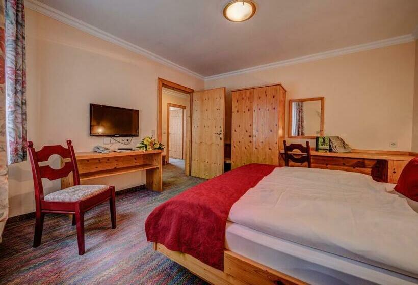 Dorf Hotel Grüner Baum