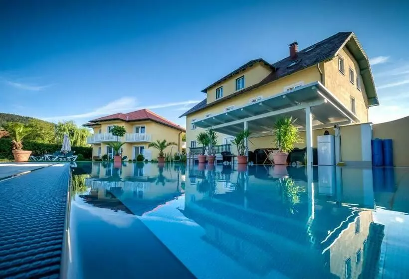 Dorf Hotel Grüner Baum