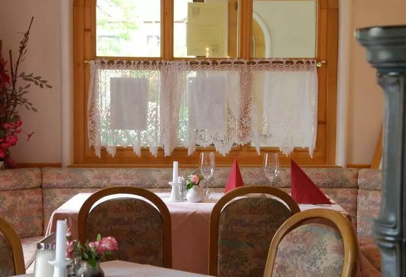 Dorf Hotel Grüner Baum