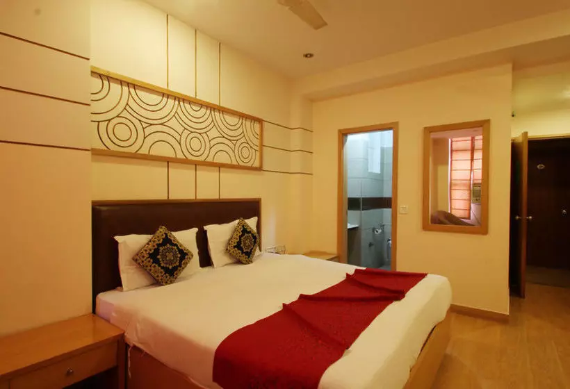 בית מלון כפרי Crest Inn