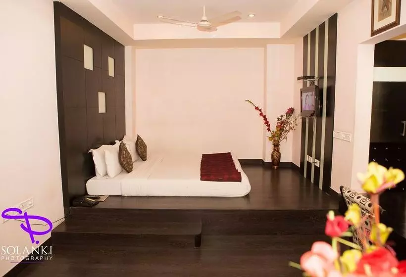 בית מלון כפרי Crest Inn