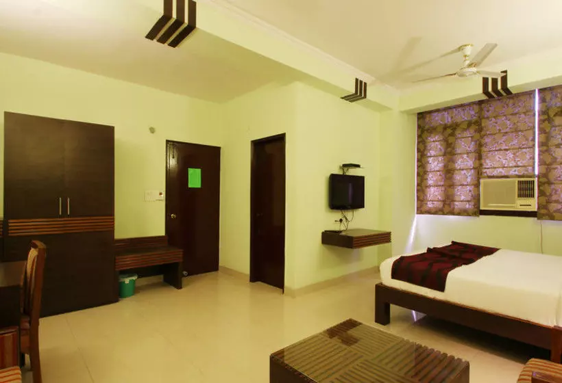 בית מלון כפרי Crest Inn