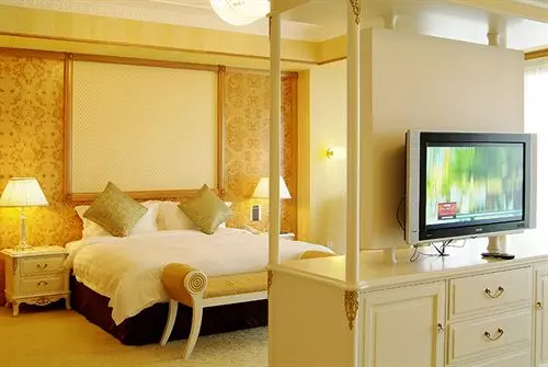 Crowne Plaza Hotel Lake Malaren Shanghai