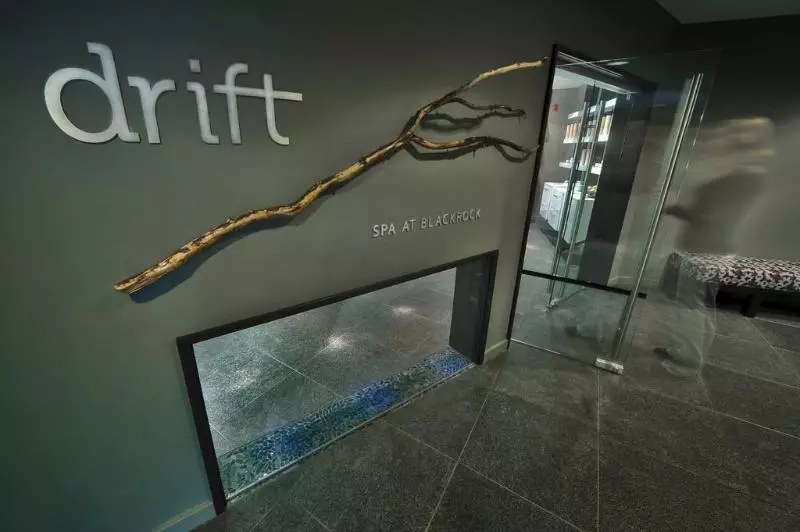 酒店 Black Rock Oceanfront Resort