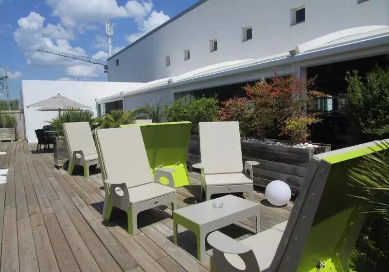 בית מלון כפרי Campanile Montpellier Ouest Croix D Argent