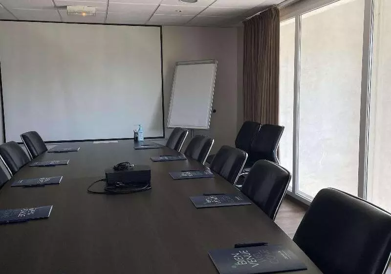 בית מלון כפרי Campanile Montpellier Ouest Croix D Argent