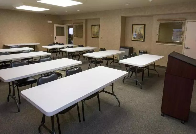 בית מלון כפרי Candlewood Suites Joplin, An Ihg