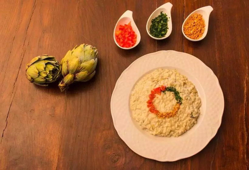 هتل Castello Di Petroia Dimora D Epoca