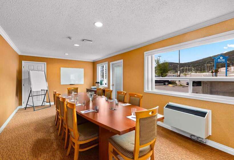 هتل Coast Fraser Inn