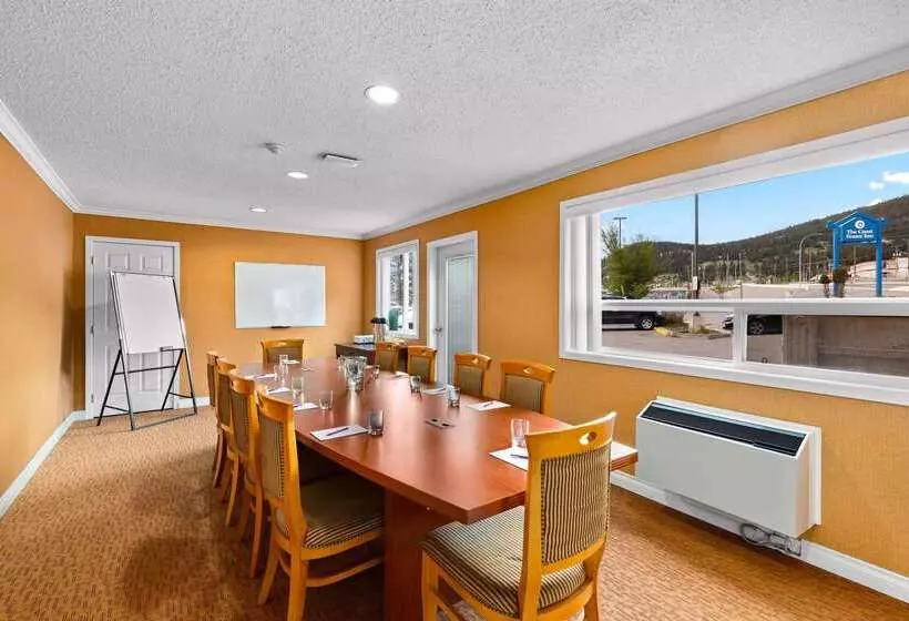 酒店 Coast Fraser Inn