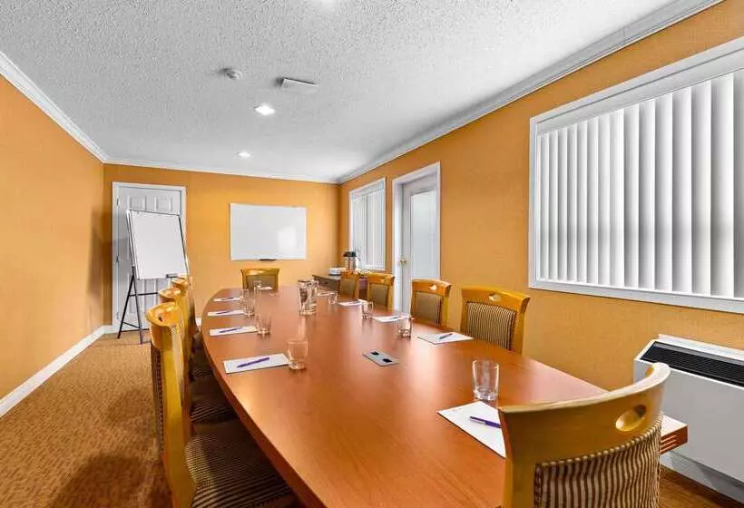 酒店 Coast Fraser Inn