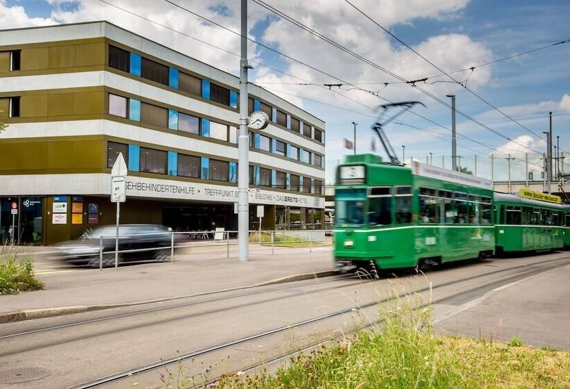 Dasbreitehotel Am Rhein