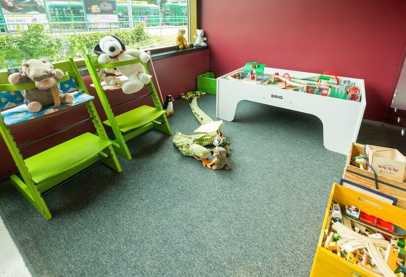 Dasbreitehotel Am Rhein