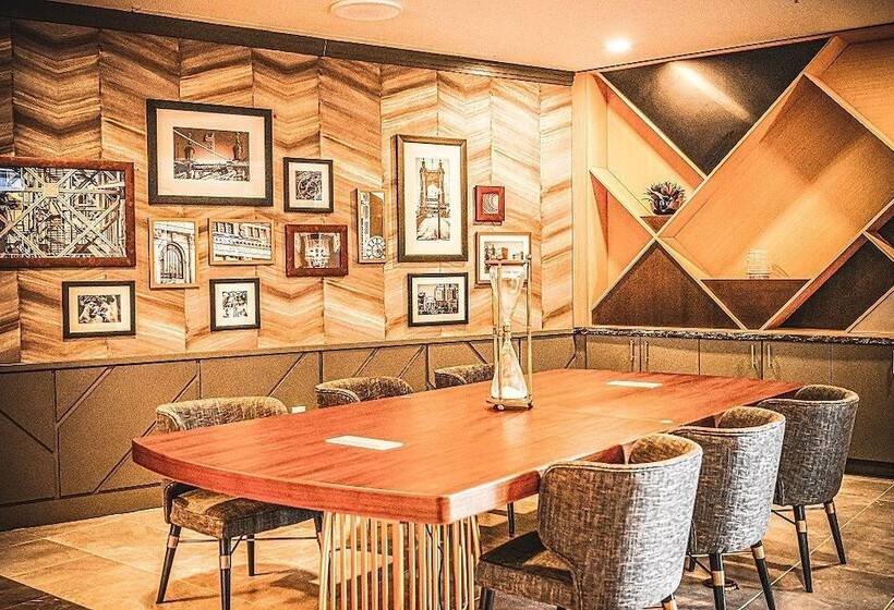 Delta Hotels By Marriott Cincinnati Sharonville