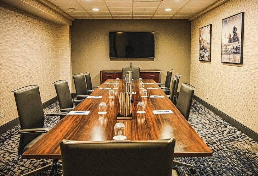 Delta Hotels By Marriott Cincinnati Sharonville