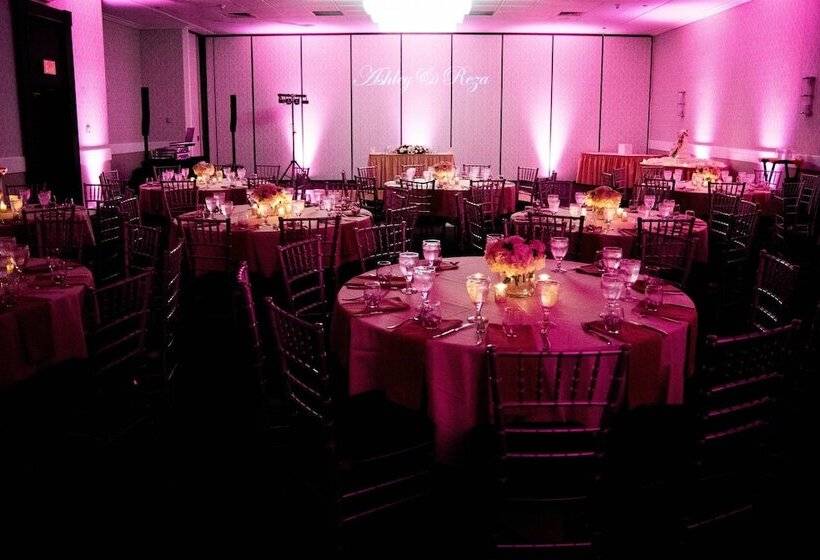 Delta Hotels By Marriott Cincinnati Sharonville