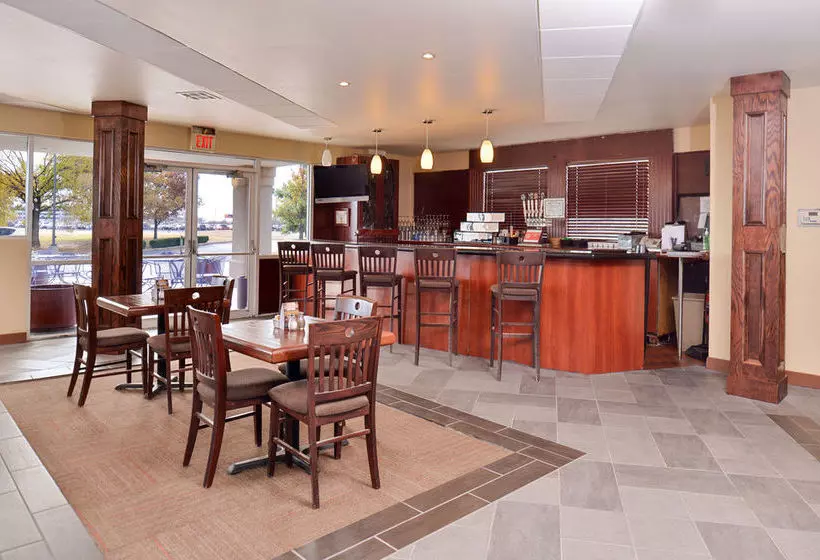 Отель Quality Inn Oklahoma City Airport