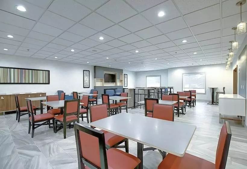 Hotel Holiday Inn Express Airport Calgary, An Ihg