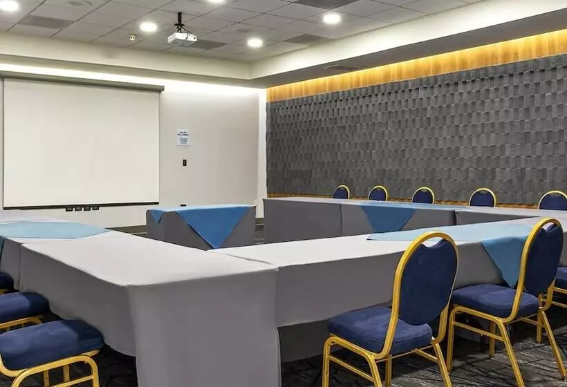 Otel Holiday Inn Express Chihuahua, An Ihg