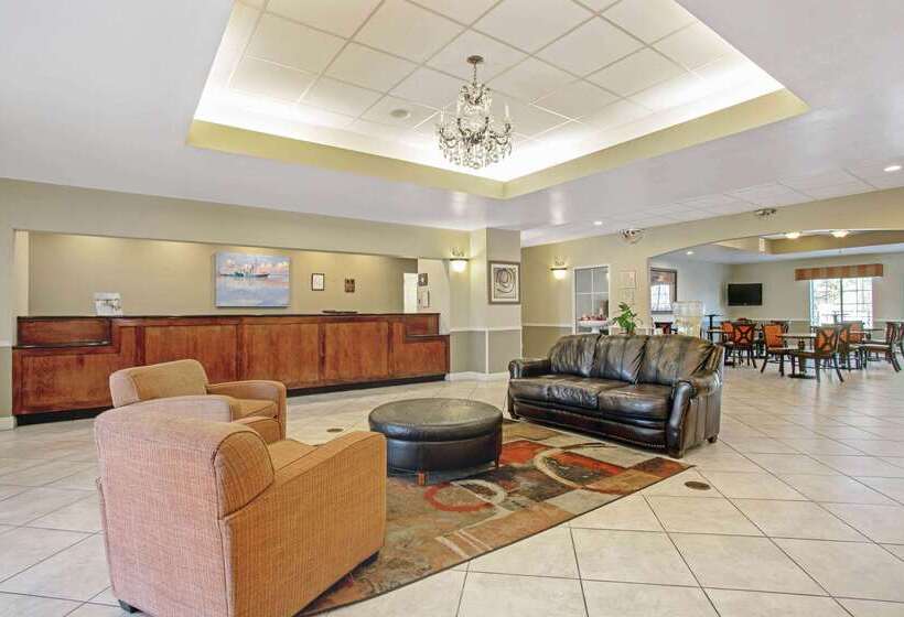 בית מלון כפרי La Quinta By Wyndham Pcb Coastal Palms