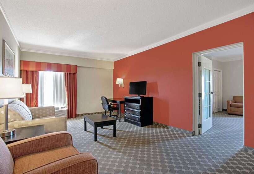 בית מלון כפרי La Quinta By Wyndham Pcb Coastal Palms