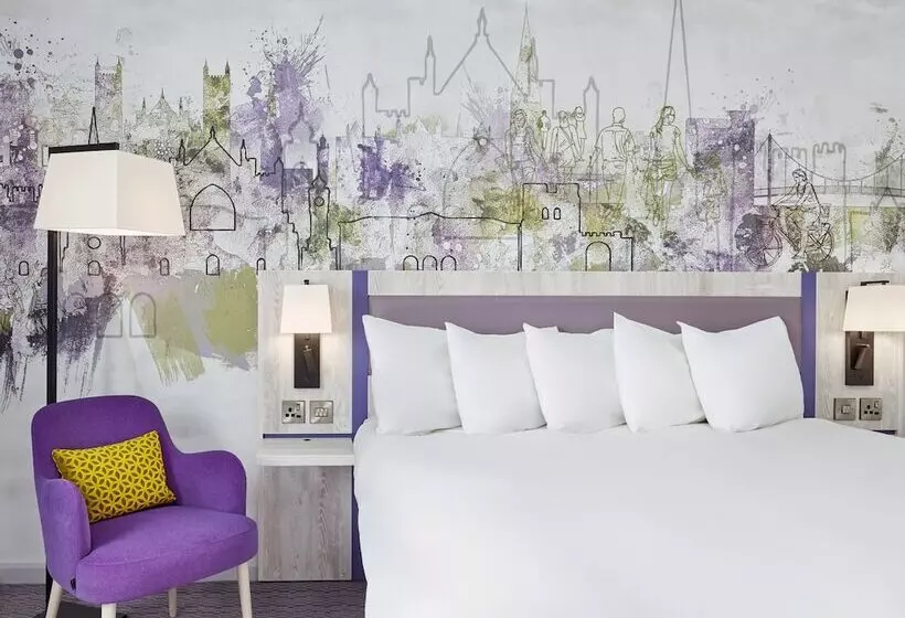 ホテル Leonardo Exeter