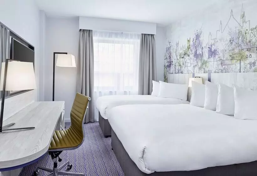 ホテル Leonardo Exeter