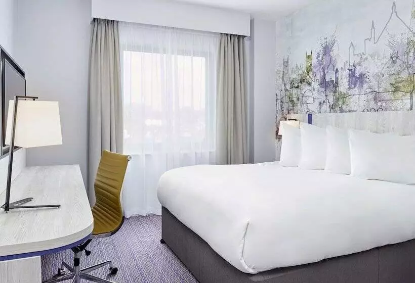 ホテル Leonardo Exeter